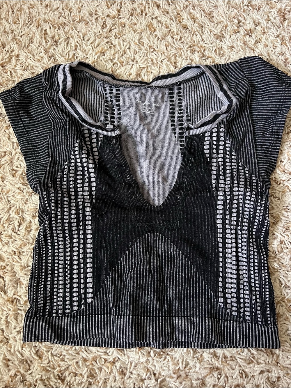 Out From Under -UA Seamless Top size Xs/s